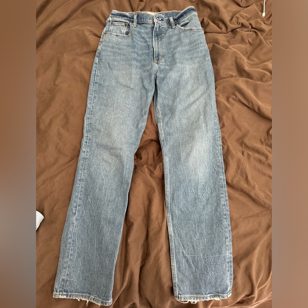 Abercrombie 90’s Straight Ultra High Rise Jeans